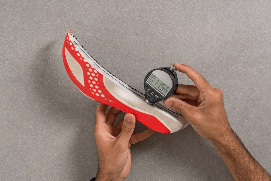 Review ASICS Metaspeed Sky Tokyo: Giày thi đấu siêu nhẹ cho runner chạy Marathon