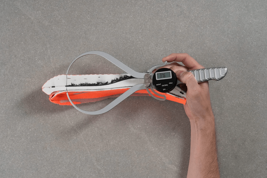 Review Brooks Hyperion Elite 5: Giày thi đấu có khả năng hoàn trả năng lượng cực cao cho runner tiếp đất gót