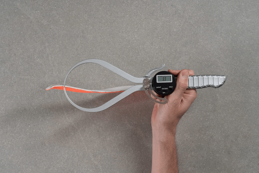 Review Brooks Hyperion Elite 5: Giày thi đấu có khả năng hoàn trả năng lượng cực cao cho runner tiếp đất gót