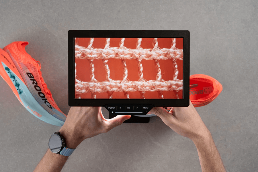 Review Brooks Hyperion Elite 5: Giày thi đấu có khả năng hoàn trả năng lượng cực cao cho runner tiếp đất gót