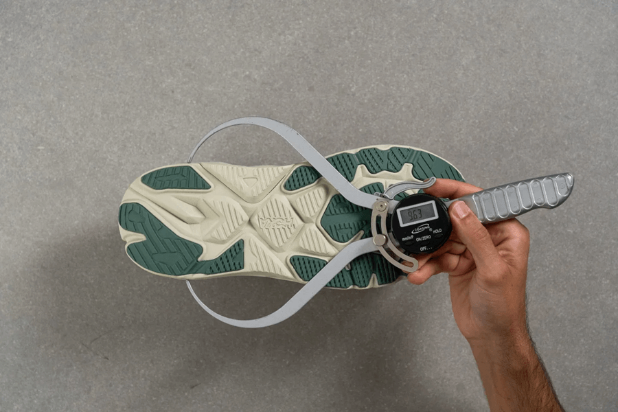 Review HOKA Arahi 8: Giày chạy hằng ngày ổn định mà vẫn giữ nguyên độ êm ái