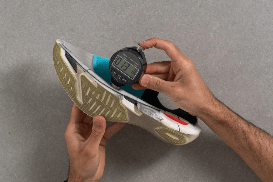 Review giày HOKA Cielo X1 2.0: Giày thi đấu siêu nhẹ, rocker gắt dành cho runner thích tấn công mạnh mẽ