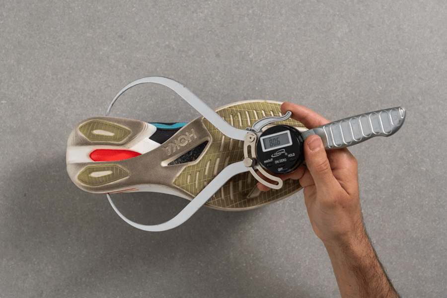 Review giày HOKA Cielo X1 2.0: Giày thi đấu siêu nhẹ, rocker gắt dành cho runner thích tấn công mạnh mẽ