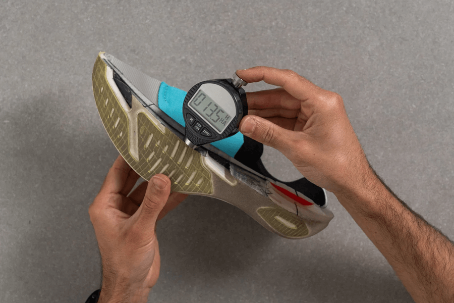 Review giày HOKA Cielo X1 2.0: Giày thi đấu siêu nhẹ, rocker gắt dành cho runner thích tấn công mạnh mẽ