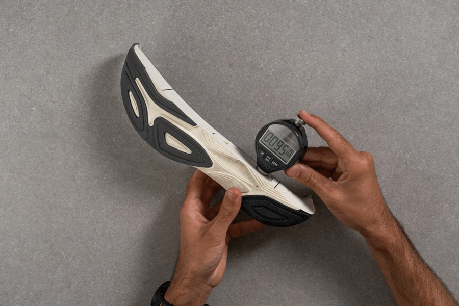 Review giày New Balance Fresh Foam X More v6: Giày chạy hằng ngày siêu êm cho cảm giác lún sâu tuyệt đỉnh