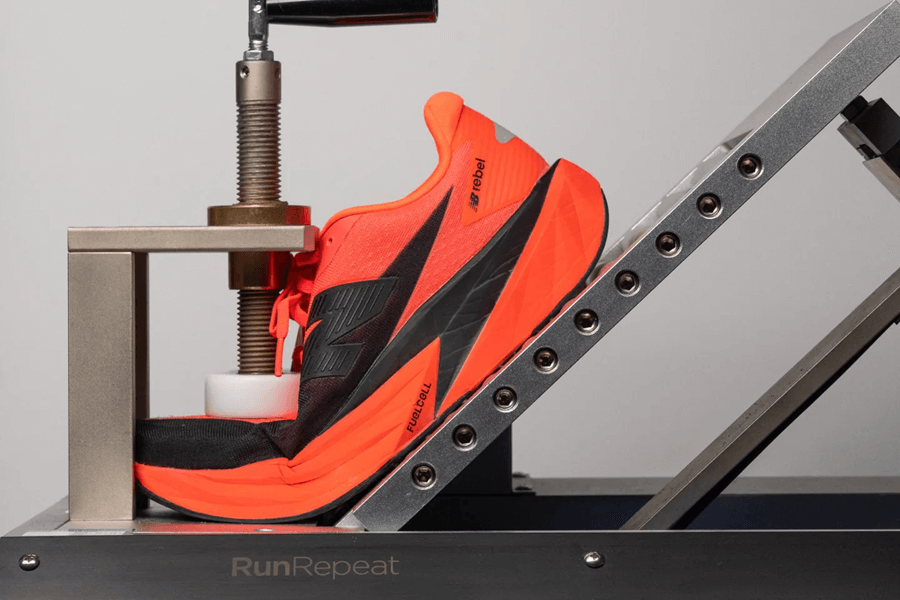 Review New Balance FuelCell Rebel v5: Giày chạy hằng ngày siêu nhẹ, cảm giác chân linh hoạt