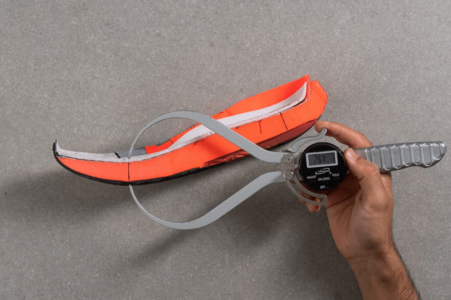 Review New Balance FuelCell Rebel v5: Giày chạy hằng ngày siêu nhẹ, cảm giác chân linh hoạt