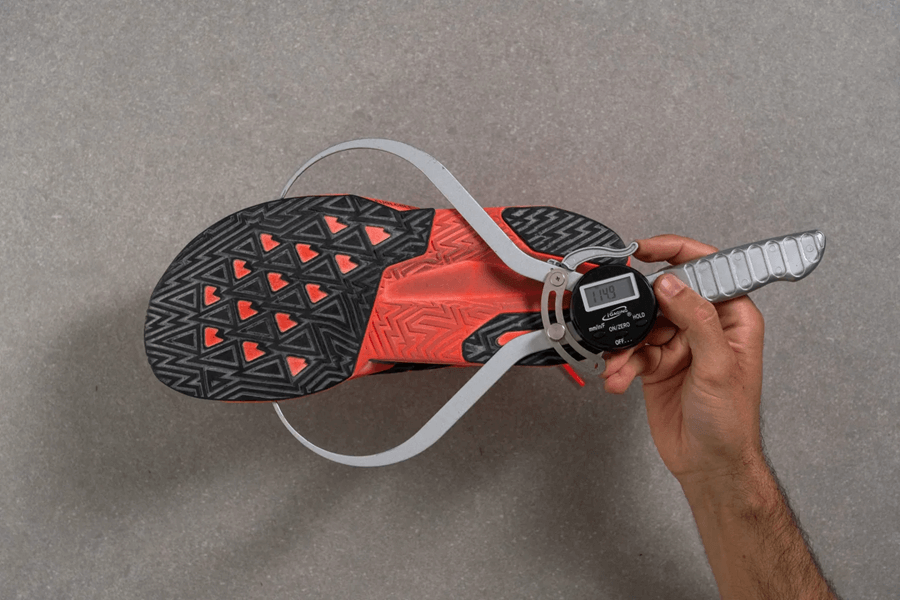 Review New Balance FuelCell Rebel v5: Giày chạy hằng ngày siêu nhẹ, cảm giác chân linh hoạt