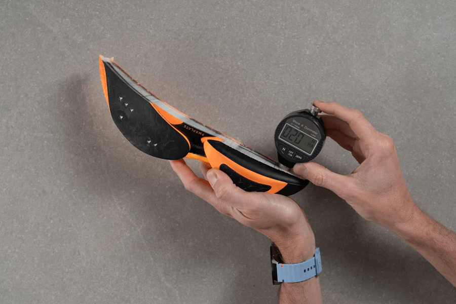 Review PUMA Fast-R Nitro Elite 3: Giày thi đấu siêu nhẹ, thuần tốc độ