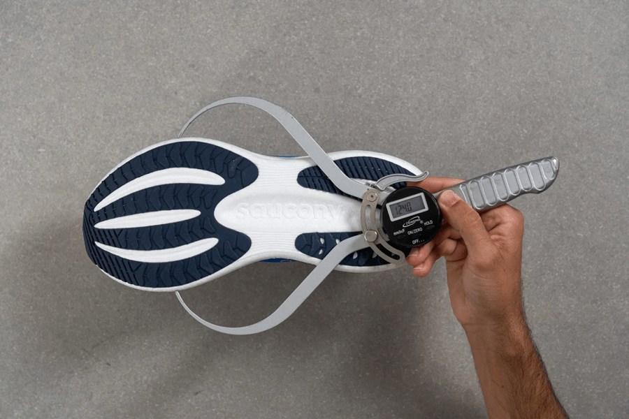 Review Saucony Triumph 23: Giày chạy hằng ngày phiên bản mới, cải tiến vượt bậc - có xứng đáng với mức giá tăng?