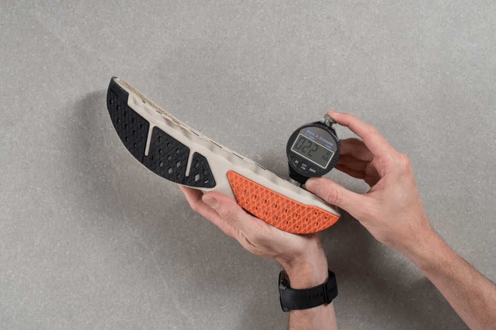 Độ mềm mũi giày và gót giày Cloudsurfer Max