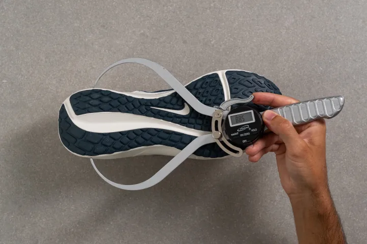 Độ rộng giữa đế và phần gót giày