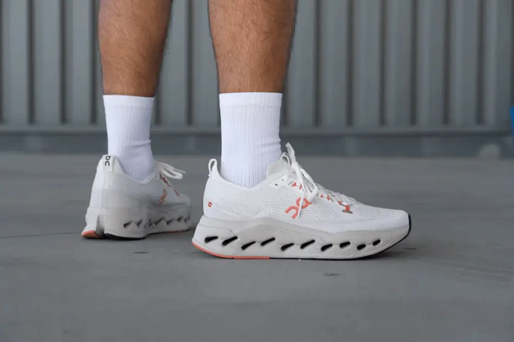 Ai nên mua On Cloudsurfer Max