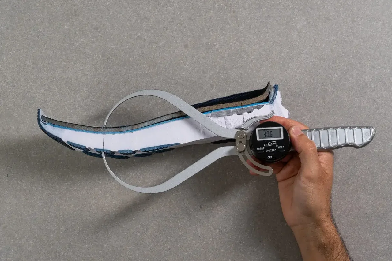 Chiều cao mũi giày ASICS GEL KAYANO 32