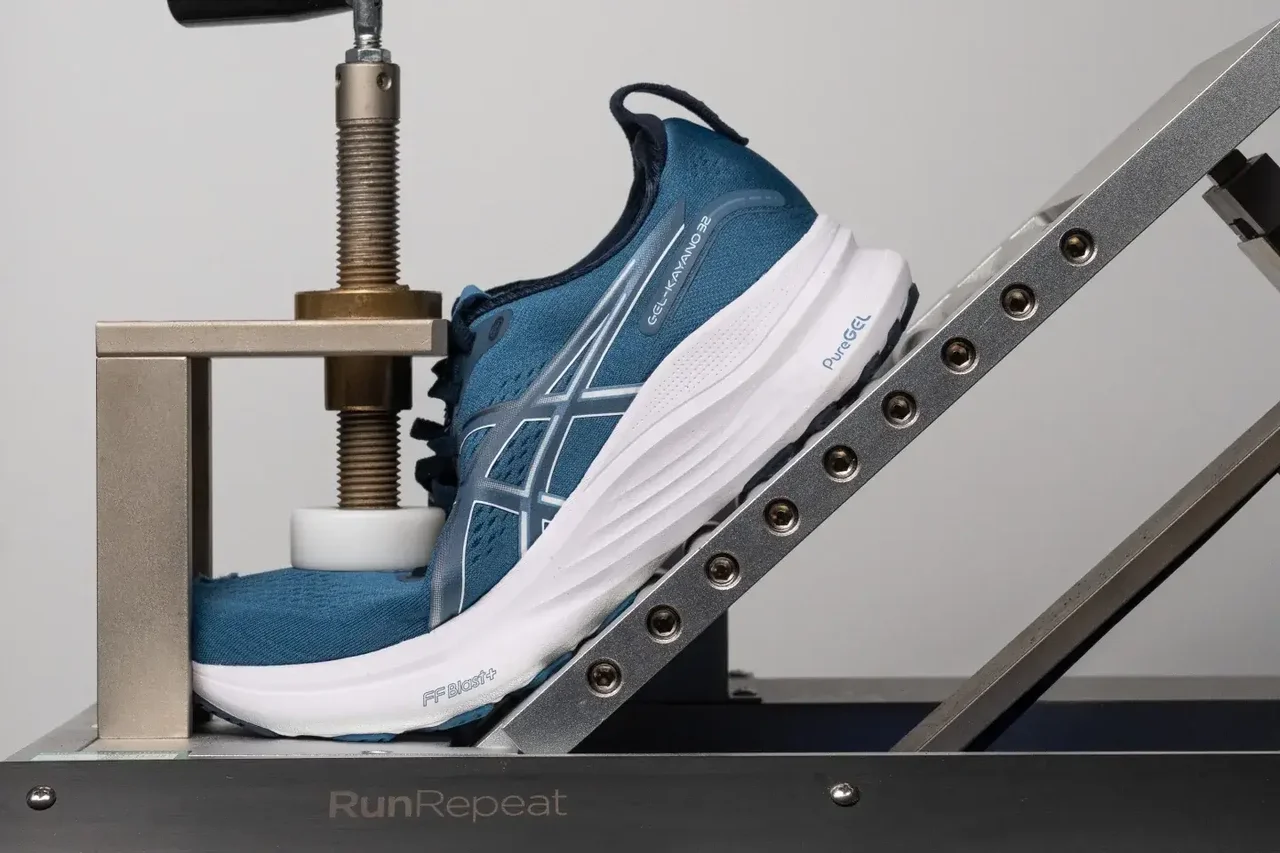 Độ linh hoạt/ độ cứng của ASICS GEL KAYANO 32