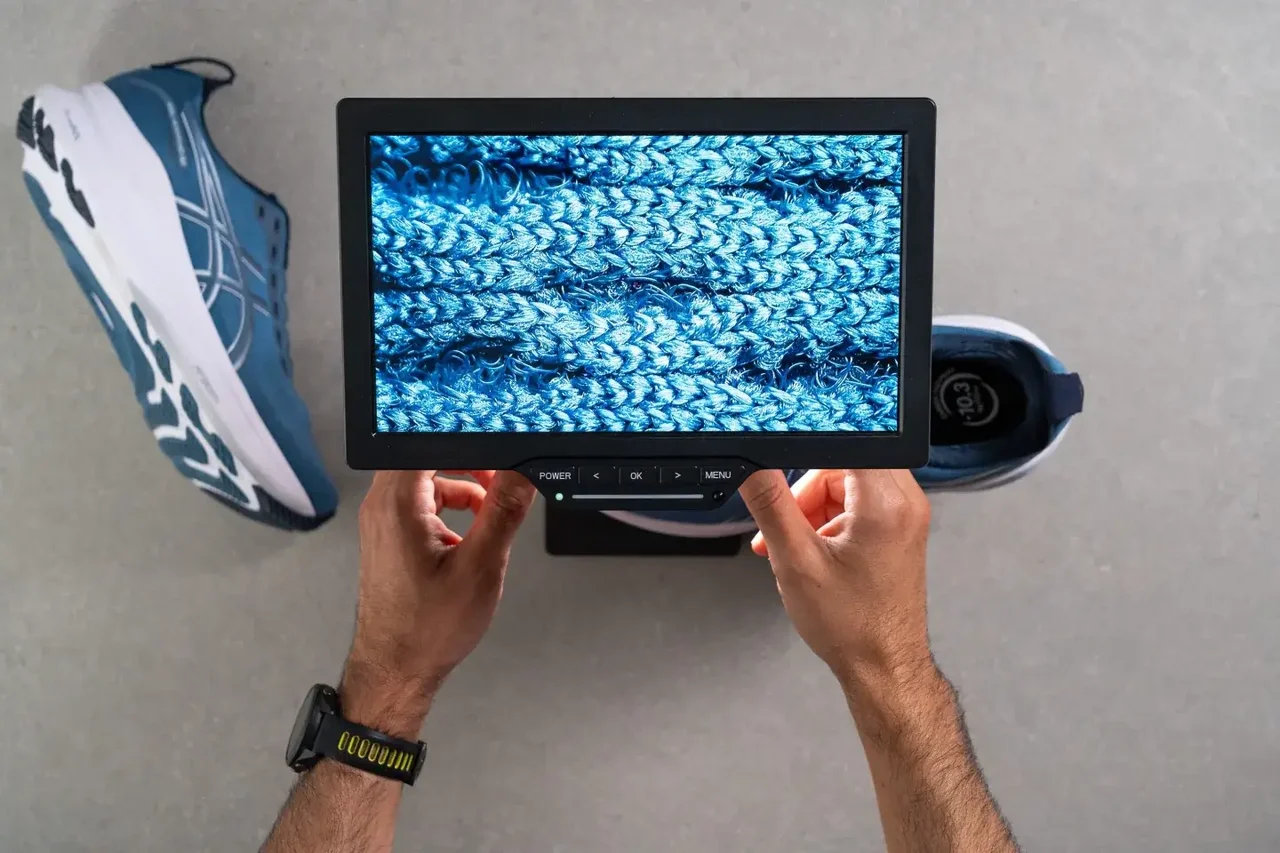 Test độ thoáng khi của ASICS GEL KAYANO 32