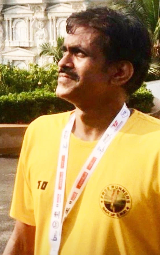 Runner 50 tuổi thực hiện thử thách chạy bán marathon mỗi ngày