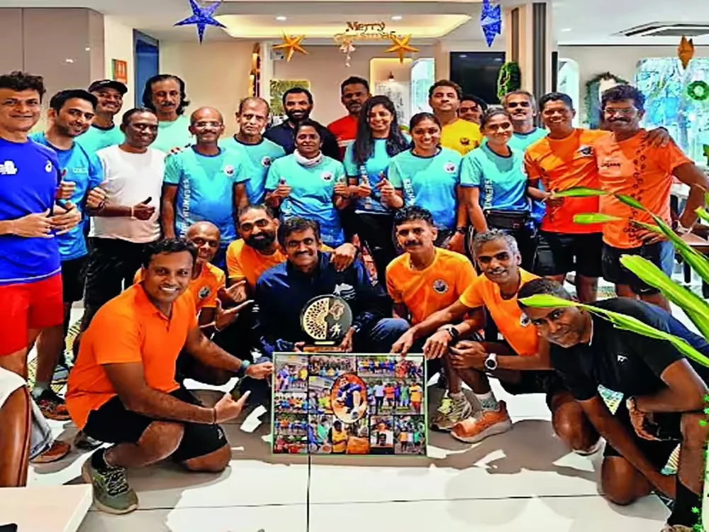 Cộng đồng Free Runners chúc mừng Rohit hoàn thành thử thách chạy bán marathon mỗi ngày