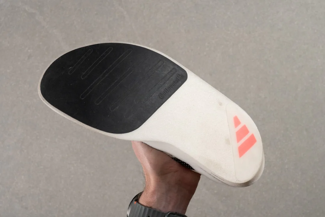 Độ rộng đế giữa (Midsole width)