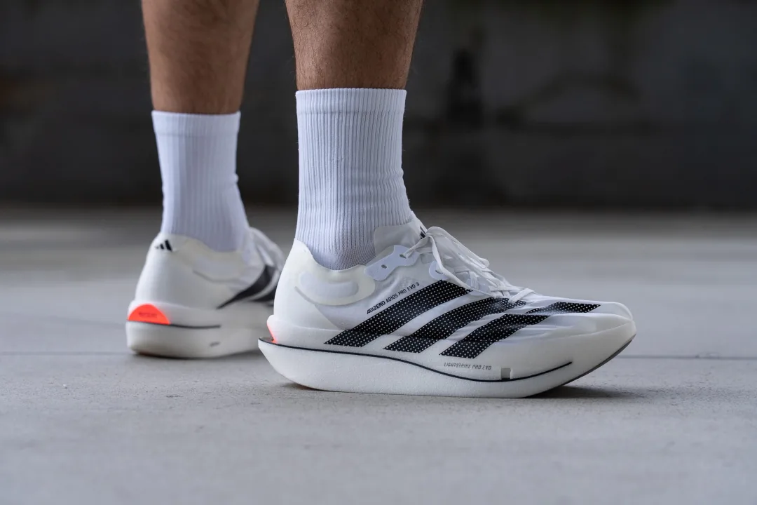Ai nên mua Adidas Adizero Adios Pro Evo 3?