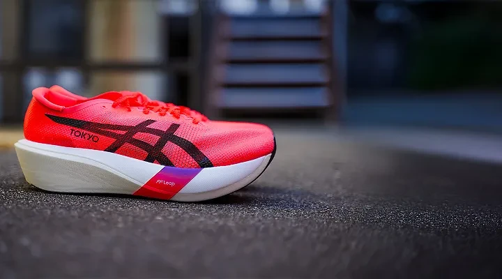 Asics Metaspeed Edge Tokyo (Tốt Nhất Cho Các Pha Bứt Tốc Giữa Cuộc Đua)