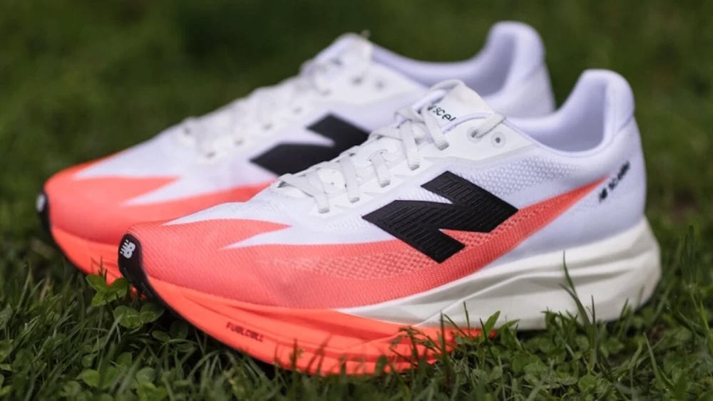 New Balance FuelCell SuperComp Elite v5 (Linh Hoạt Nhất)