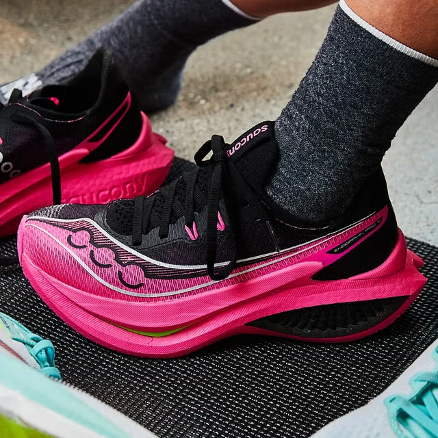 Saucony Endorphin Pro 5 (Tốt Nhất Về Độ Ổn Định)
